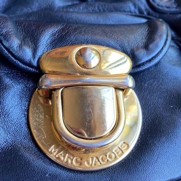 Marc Jacobs soft black leather handbag. Duel Cross body / shoulder handbag. - Picture 7 of 9